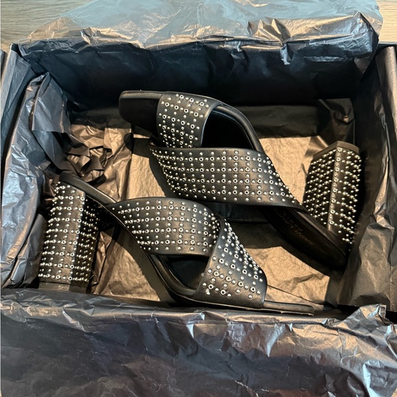 Saint Laurent Loulou 95 Studs 38 as new - Picture 7 of 13